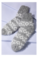 Load image into Gallery viewer, Fuzzy Winter Socks
