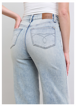 Load image into Gallery viewer, Judy Blue HW Tummy Control Retro Wide Jeans
