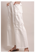 Load image into Gallery viewer, White Party Distressed Jeans
