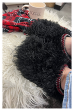 Load image into Gallery viewer, Fuzzy Black Slippers
